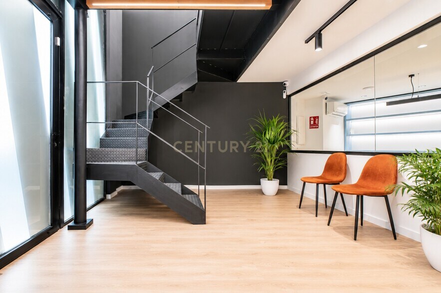 Immeuble residentiel dans Barcelone, Barcelona à vendre - Photo intérieure – Image 3 sur 3