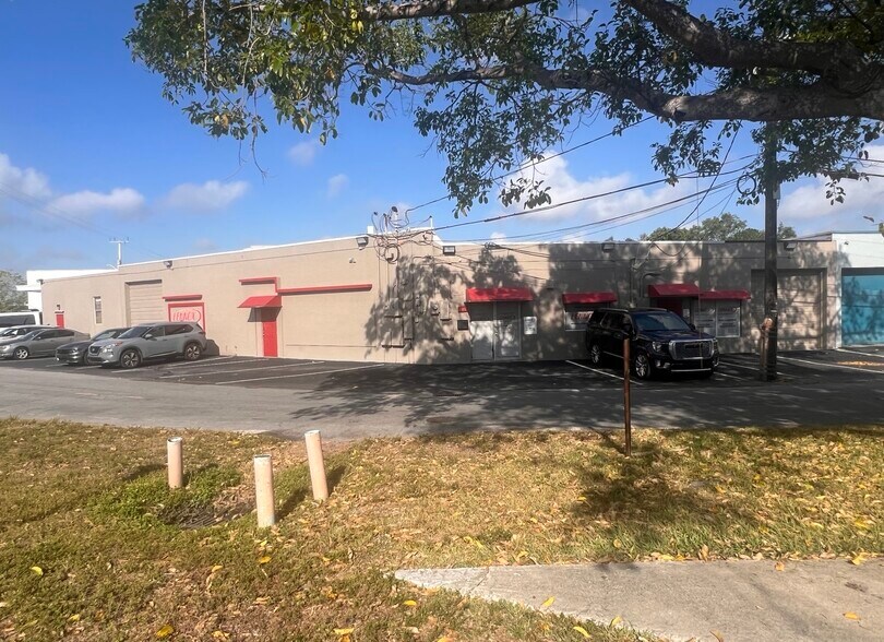 1109-1111 NE 7 Avenue, Fort Lauderdale, FL à vendre - Photo principale – Image 2 sur 12