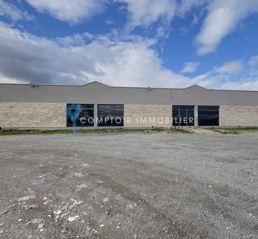 Local commercial dans Saint-Sernin à vendre Photo de l’immeuble– Image 1 sur 7