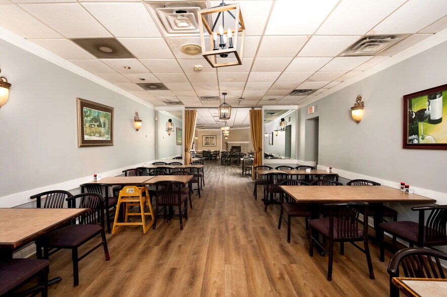 705 N Hammonds Ferry Rd, Linthicum Heights, MD à louer - Photo intérieure – Image 3 sur 16
