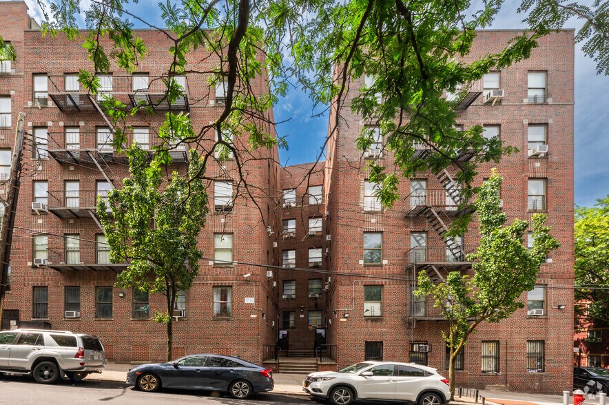 158-160 W 168th St, Bronx, NY à vendre - Photo de l’immeuble – Image 3 sur 4
