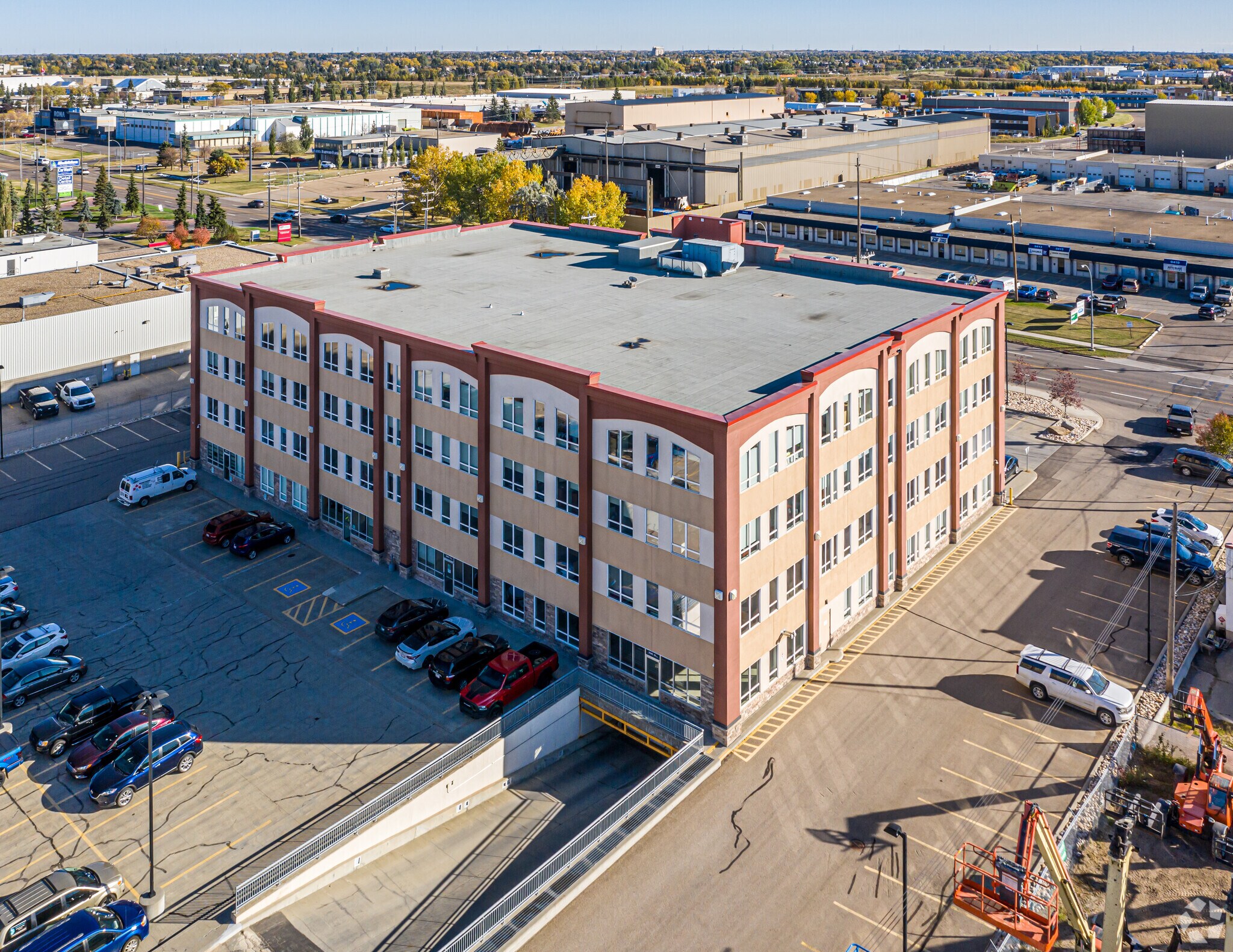 9452 51 Av NW, Edmonton, AB à louer Photo principale– Image 1 sur 11
