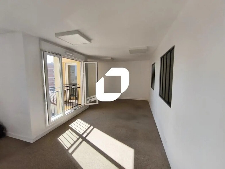 Bureau dans Joinville-le-Pont à louer - Photo de l’immeuble – Image 3 sur 5