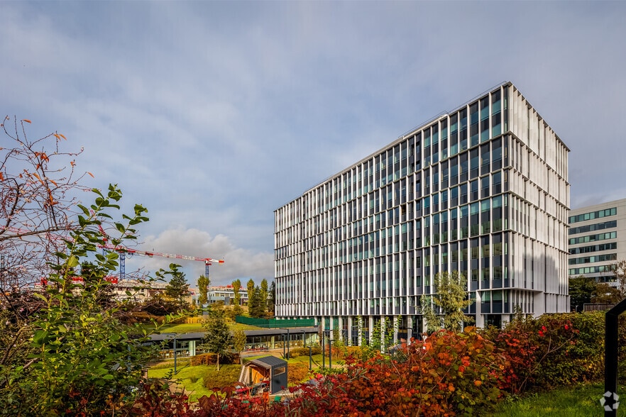 11 Avenue Dubonnet, Courbevoie à louer - Photo principale – Image 1 sur 6