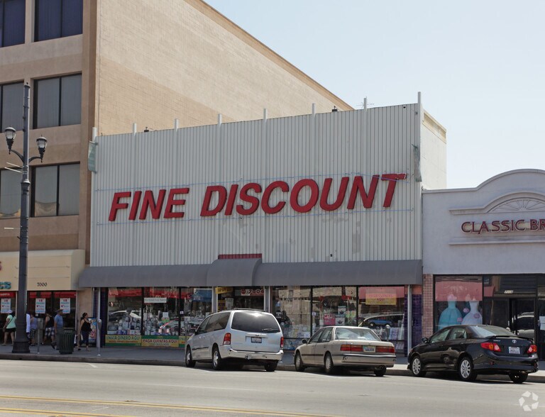 7004 Pacific Blvd, Huntington Park, CA à louer - Photo principale – Image 1 sur 2