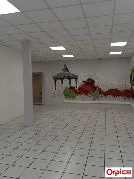 Local commercial dans Valence à louer - Photo intérieure – Image 2 sur 9