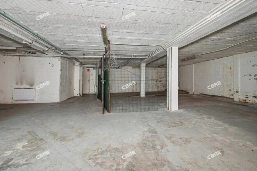 Local d’activités dans Châtillon à louer - Photo de l’immeuble – Image 2 sur 13