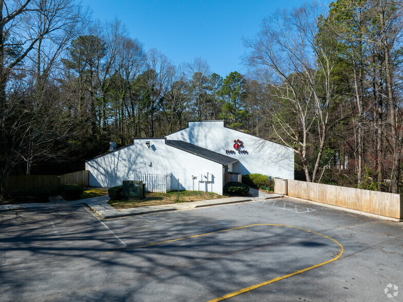 9330 Nesbit Ferry Rd, Alpharetta, GA à louer - Photo de l’immeuble – Image 2 sur 26