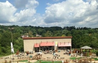 Plus de détails pour 1285 Farm Rd, Uniontown, PA - Sports et loisirs à vendre