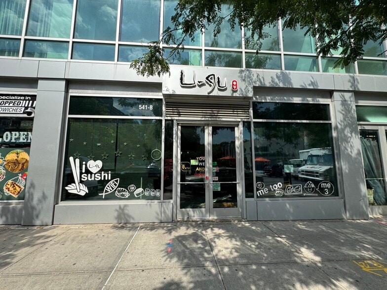 541 Myrtle Ave, Brooklyn, NY à louer - Photo de l’immeuble – Image 1 sur 7