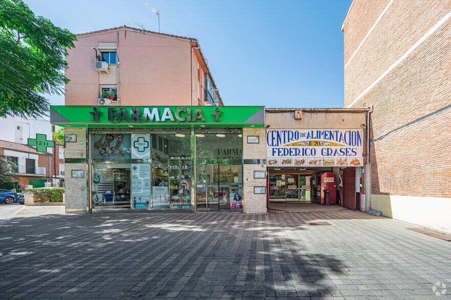 Calle De Federico Grases, 20, Madrid, Madrid à louer - Photo principale – Image 1 sur 2
