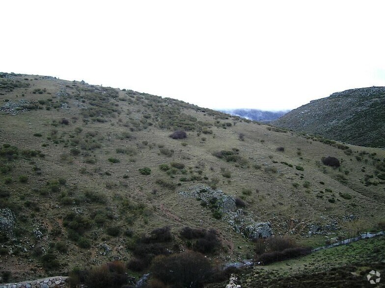 Terrain dans Peguerinos, Ávila à vendre - Photo de l’immeuble – Image 2 sur 8