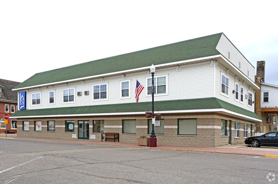 600 8th Ave, Howard Lake, MN à louer - Photo principale – Image 1 sur 17