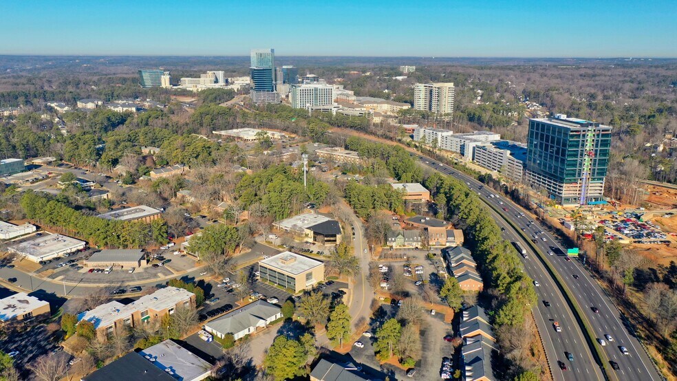 3803 Computer Dr, Raleigh, NC à louer - Photo de l’immeuble – Image 1 sur 6
