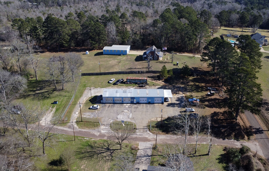 1011 Redbud, Overton, TX à vendre - Photo de l’immeuble – Image 2 sur 23