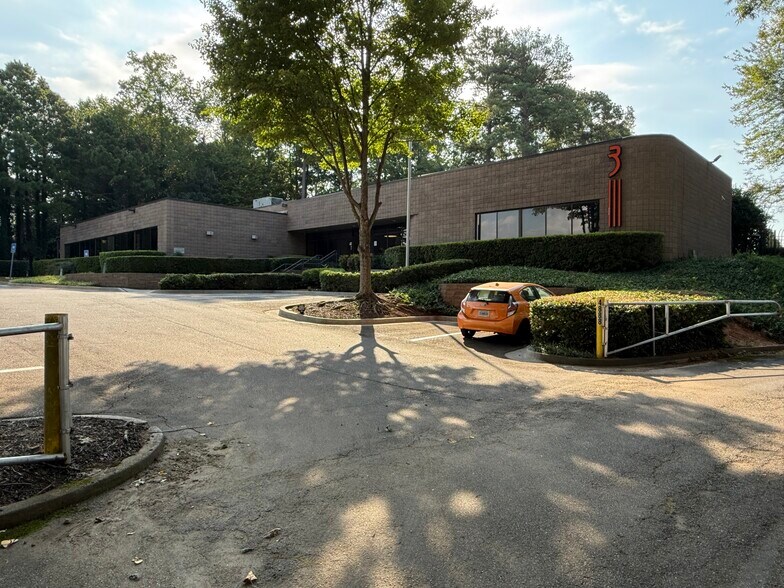4888 S Old Peachtree Rd, Peachtree Corners, GA à louer - Photo de l’immeuble – Image 2 sur 23