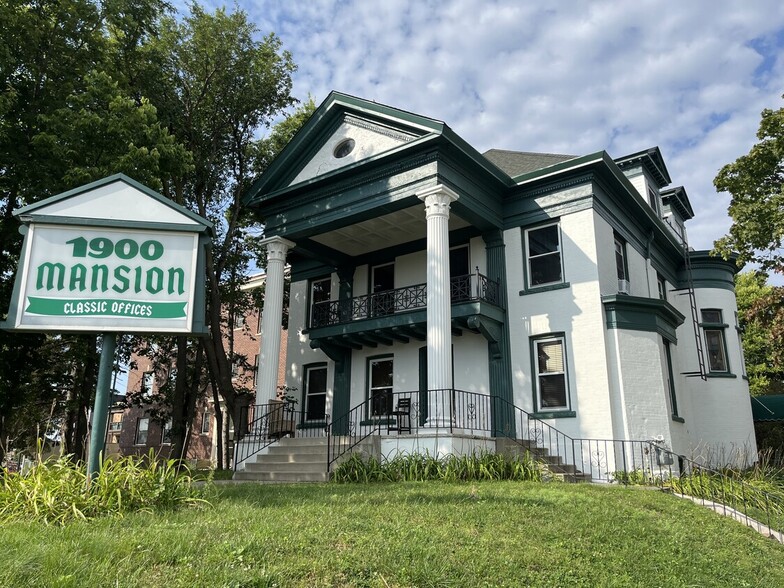 1900 Hennepin Ave, Minneapolis, MN à louer - Photo de l’immeuble – Image 1 sur 3