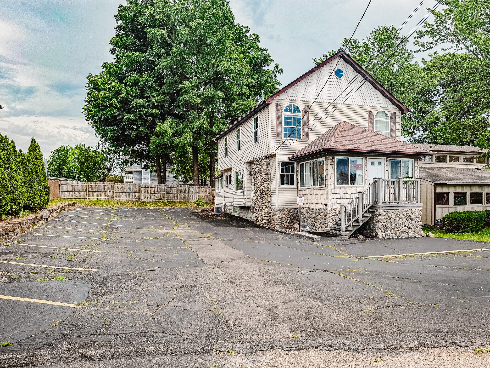 1711 Cass Lake Rd, Keego Harbor, MI à vendre Photo principale– Image 1 sur 2