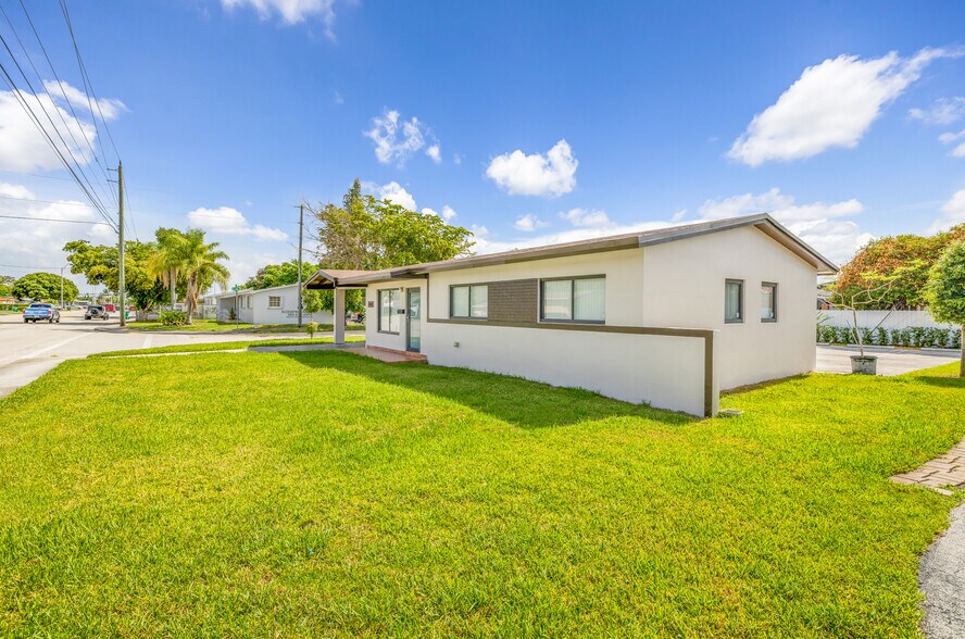 3401 SW 107th Ave, Miami, FL à louer - Photo de l’immeuble – Image 2 sur 34