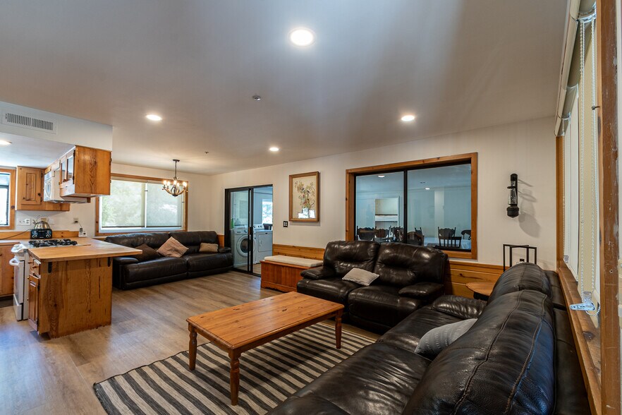 41505 Alder Dr, Forest Falls, CA à vendre - Photo de l’immeuble – Image 3 sur 50