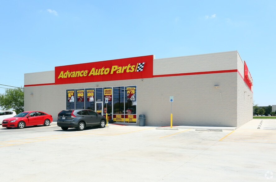 16502 Nacogdoches Rd, San Antonio, TX à louer - Photo principale – Image 1 sur 3