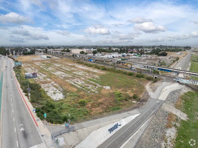 Industriel/Logistique dans El Monte, CA à louer - Photo de l’immeuble – Image 3 sur 6