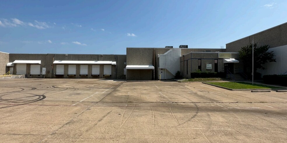 2641-2651 Santa Anna Ave, Dallas, TX à vendre - Photo de l’immeuble – Image 2 sur 6