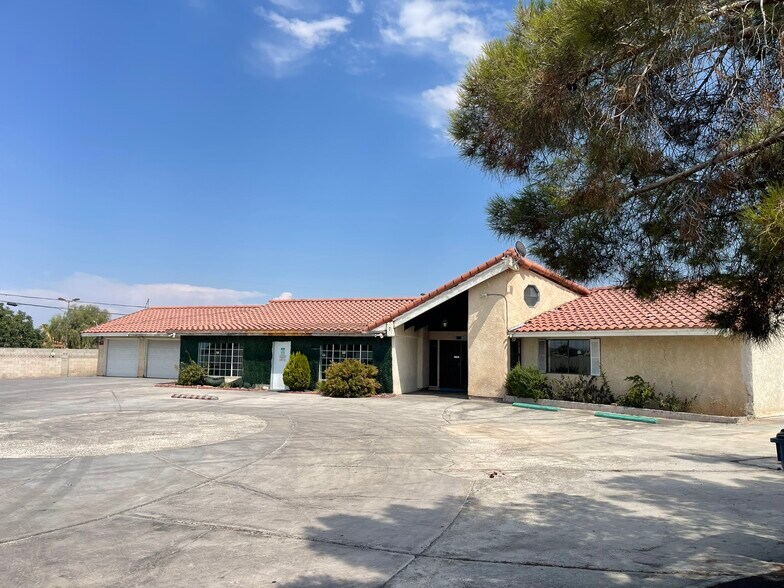 7230 Gilespie St, Las Vegas, NV à louer - Photo de l’immeuble – Image 3 sur 26