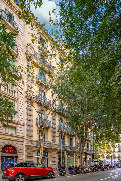 Local commercial dans Barcelone, Barcelona à louer - Photo de l’immeuble – Image 2 sur 2