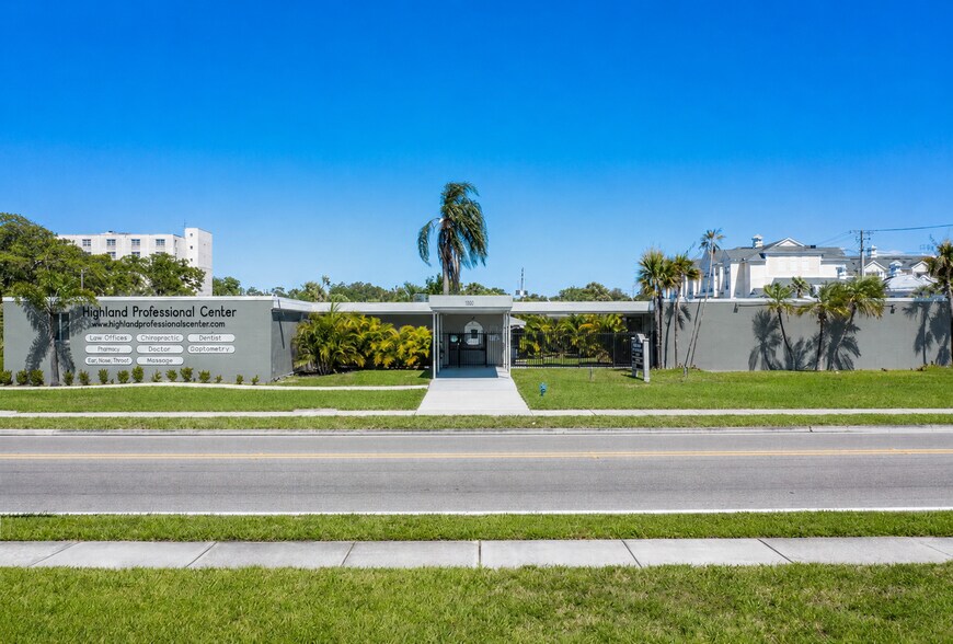 1201 S Highland Ave, Clearwater, FL à vendre - Photo de l’immeuble – Image 1 sur 9