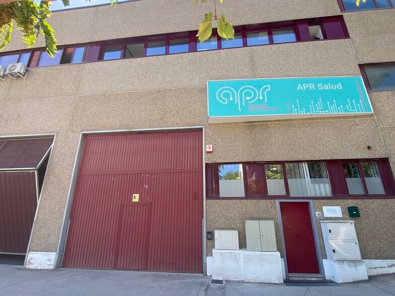 Avenida Camino de lo Cortao, 28, San Sebastián de los Reyes, Madrid à vendre - Photo de l’immeuble – Image 2 sur 20