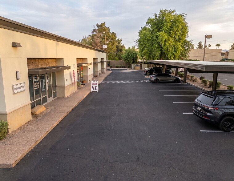 8040 E Indian School Rd, Scottsdale, AZ à vendre - Photo de l’immeuble – Image 3 sur 8