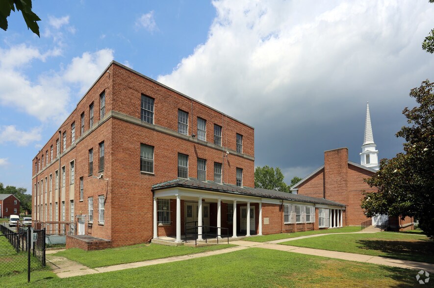 2112 Varnum St NE, Washington, DC à louer - Photo de l’immeuble – Image 2 sur 9