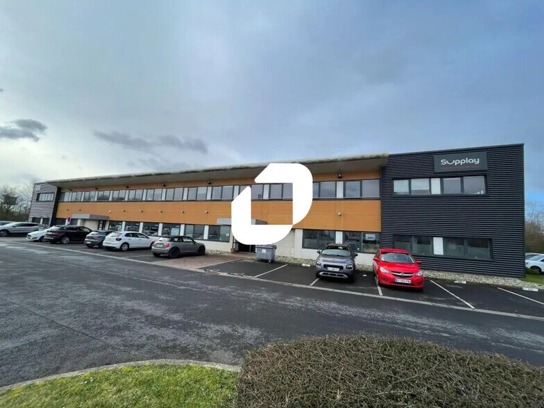 Bureau dans Flers-en-Escrebieux à louer - Photo de l’immeuble – Image 1 sur 8