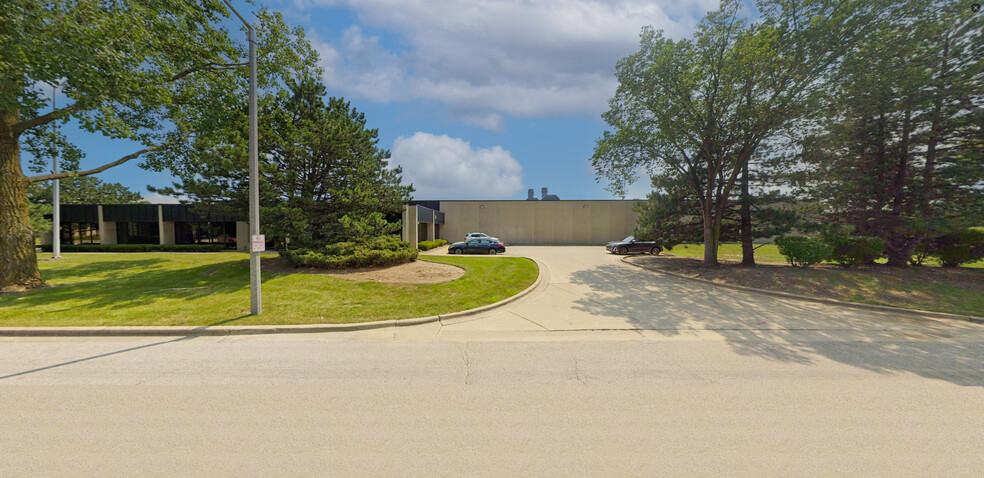 1827 Janke Dr, Northbrook, IL à louer - Photo de l’immeuble – Image 1 sur 3