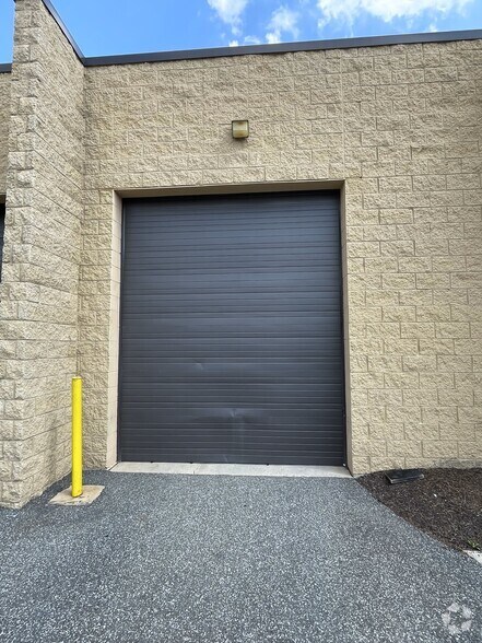443 Commerce Ln, West Berlin, NJ à vendre - Photo de l’immeuble – Image 2 sur 3