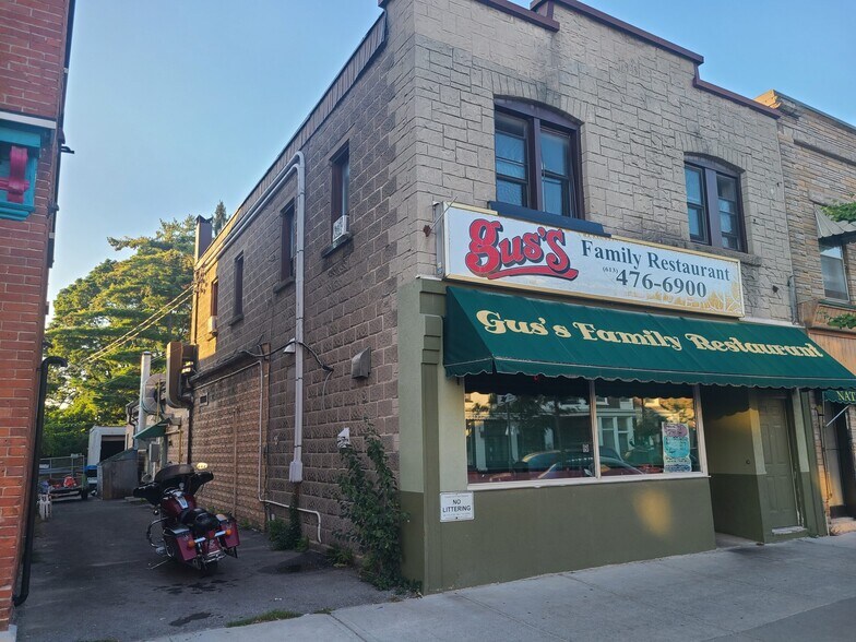 189 Picton Main St, Picton, ON à louer - Photo de l’immeuble – Image 2 sur 3