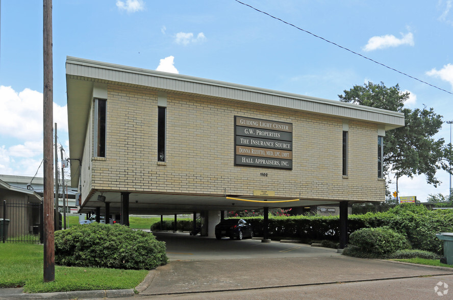 1102 Longfellow Dr, Beaumont, TX à louer - Photo de l’immeuble – Image 1 sur 8