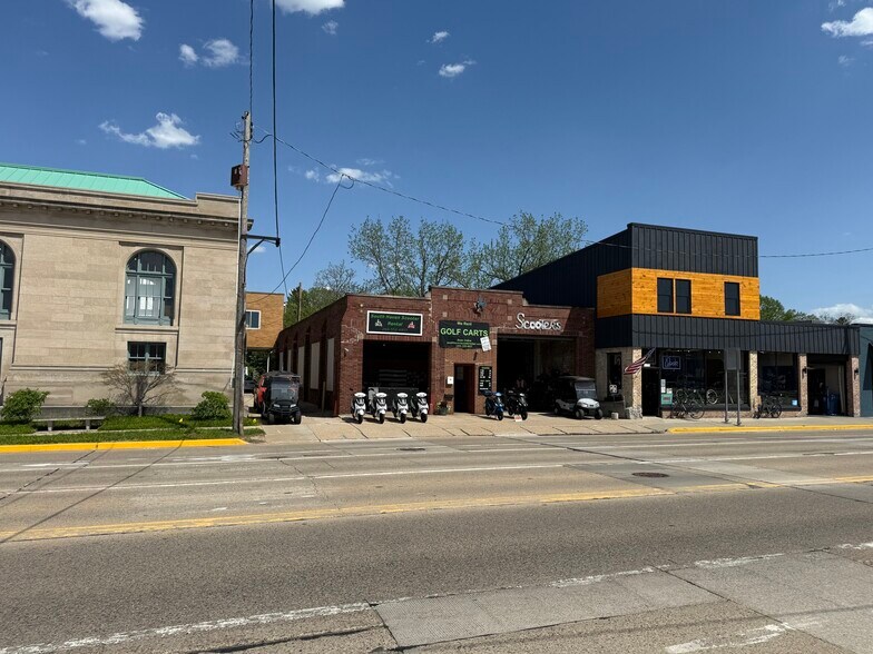 311 Broadway St, South Haven, MI à vendre - Photo de l’immeuble – Image 3 sur 16