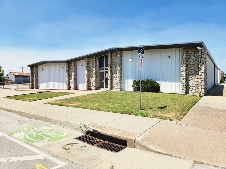 1433 E 6th St, Tulsa, OK à louer - Photo de l’immeuble – Image 1 sur 4