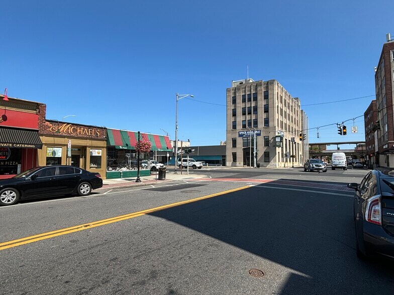 28-30 N Park Ave, Rockville Centre, NY à louer - Photo de l’immeuble – Image 2 sur 5