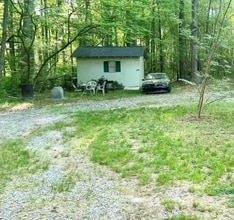 2117 E John St, Matthews, NC à louer Photo de l’immeuble– Image 1 sur 3