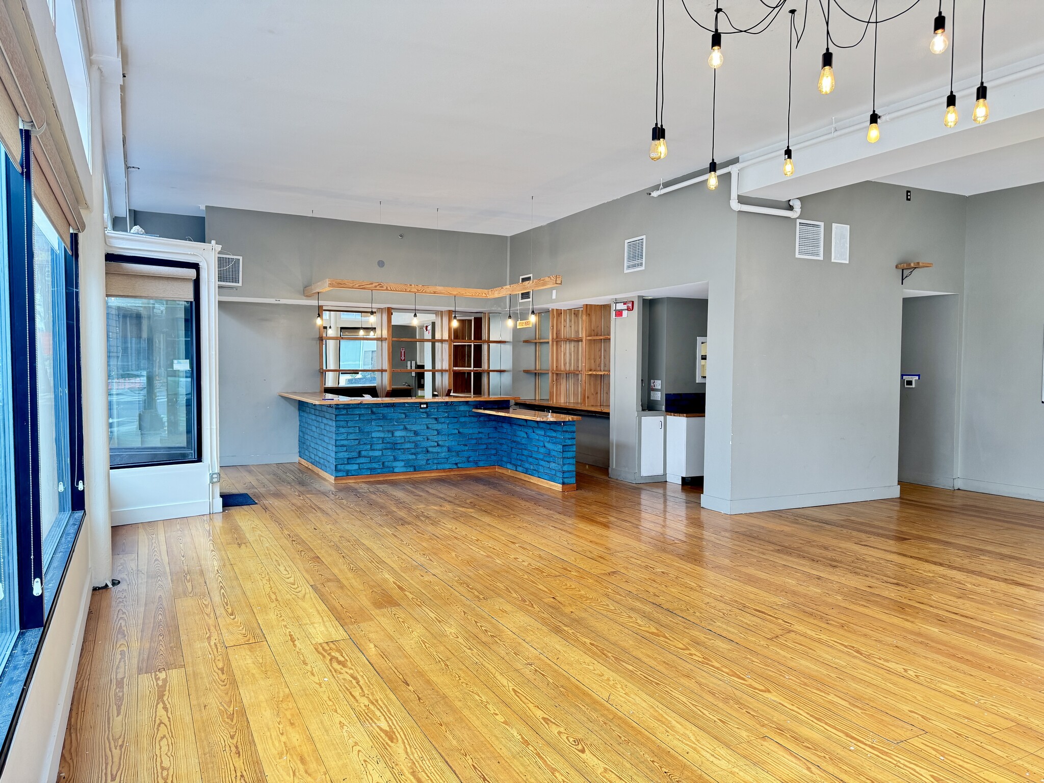 306 NW Broadway, Portland, OR à louer Photo intérieure– Image 1 sur 16