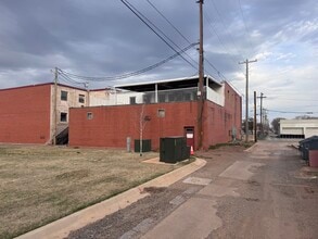 200 Commerce St, Altus, OK à louer Photo de l’immeuble– Image 1 sur 23