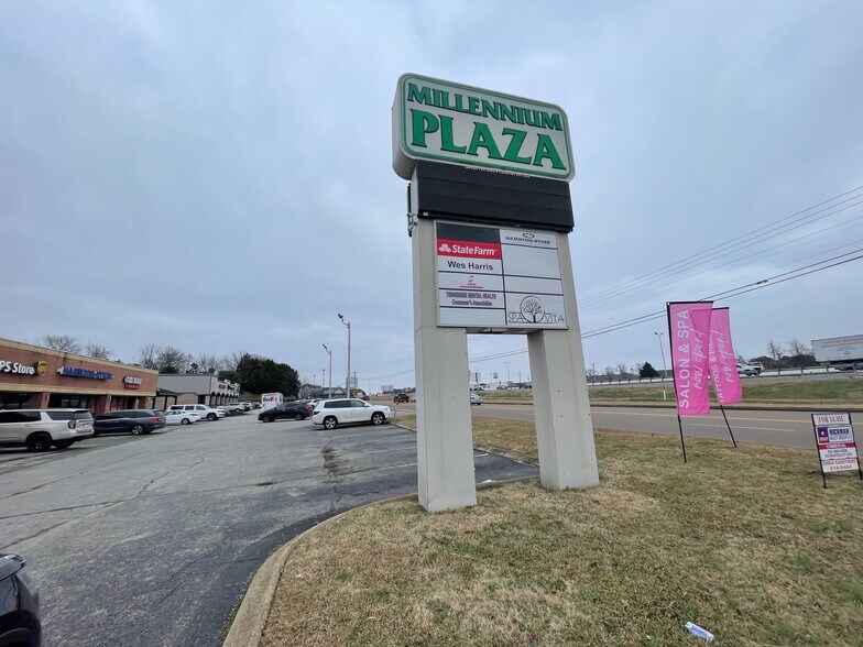 319 Vann Dr, Jackson, TN à louer - Photo de l’immeuble – Image 3 sur 3