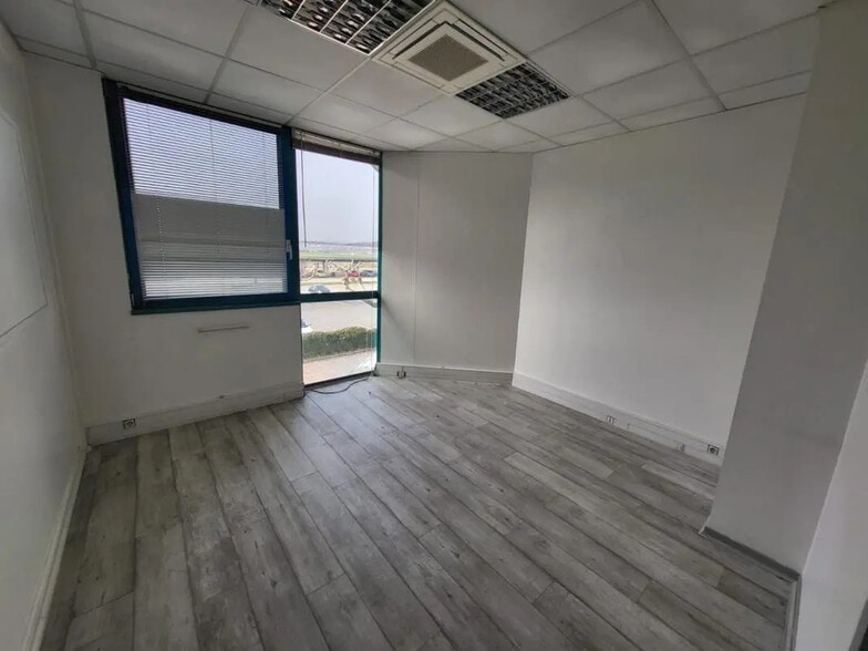 Bureau dans Epagny Metz-Tessy à vendre - Photo de l’immeuble – Image 3 sur 6