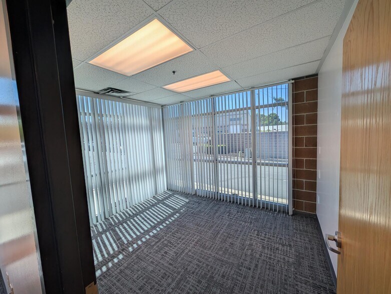 318 W Quail Trax Pl, Salt Lake City, UT à louer - Photo de l’immeuble – Image 2 sur 6