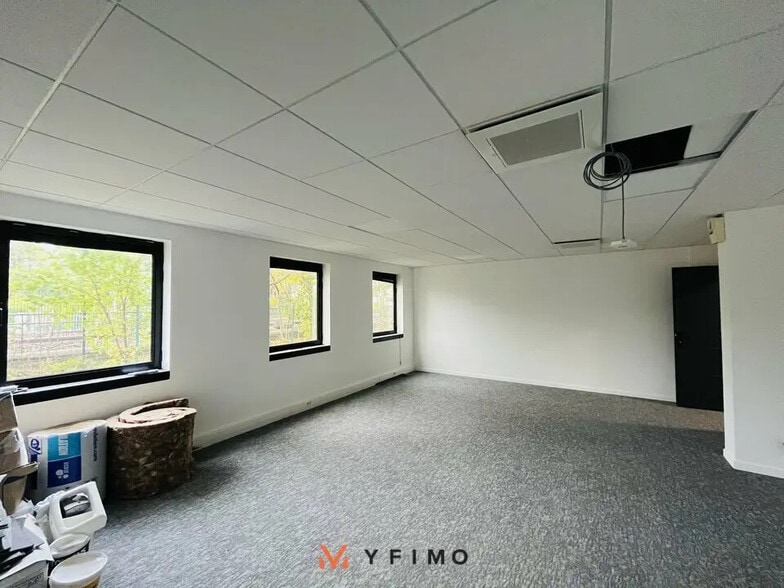 Bureau dans Le Pecq à louer - Photo intérieure – Image 3 sur 4