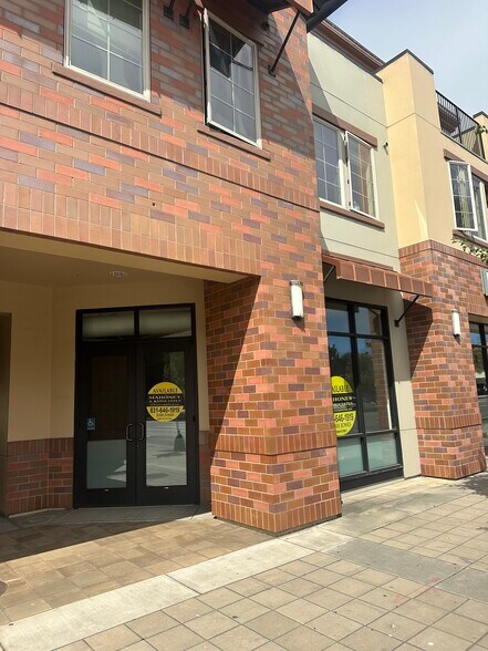 131 Lighthouse Ave, Monterey, CA à louer - Photo de l’immeuble – Image 2 sur 11