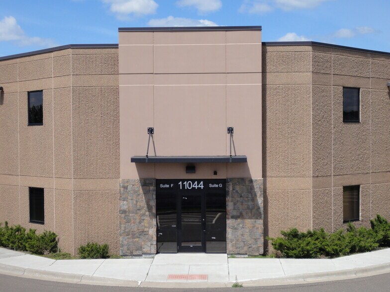 11044 Industrial Cir NW, Elk River, MN à louer - Photo de l’immeuble – Image 1 sur 7